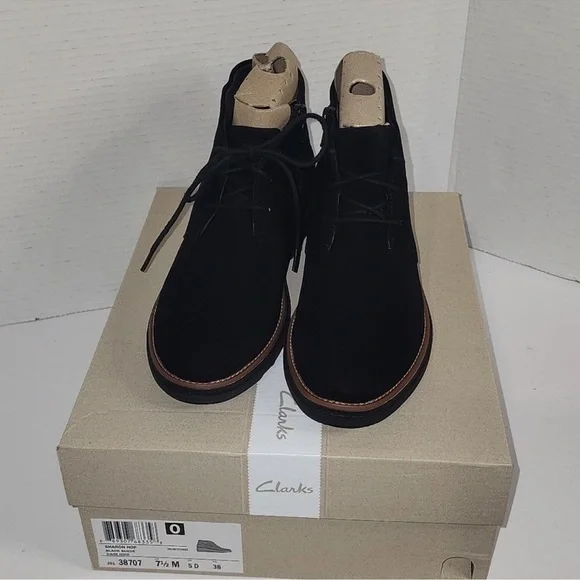 CLARKS NIB Women's Black Suede Ankle Boots Size 7.5 - Picture 2 of 8